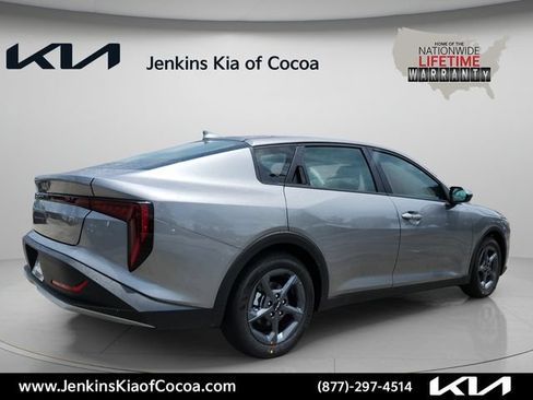 New 2026 Kia K4 FWD image 4