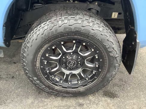 Used 2019 Toyota Tacoma TRD Sport image 7