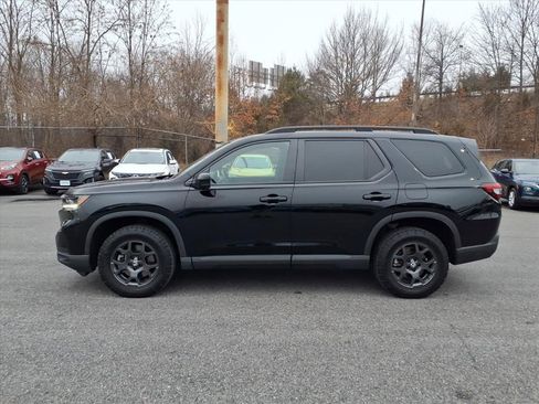 Used 2023 Honda Pilot TrailSport image 6