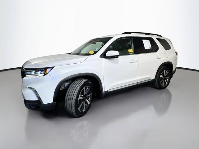 Used 2023 Honda Pilot Touring image 4