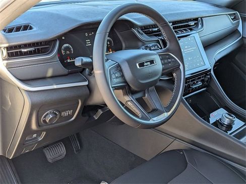 New 2025 Jeep Grand Cherokee Laredo X w/ Luxury Tech Group I image 11