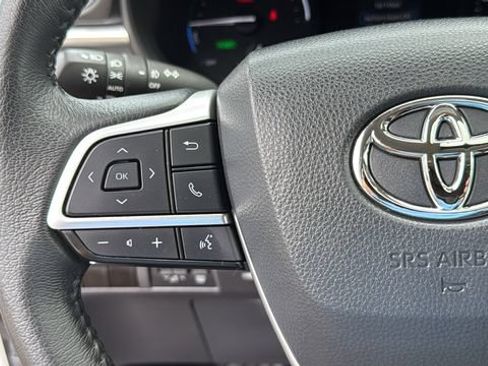 Certified 2024 Toyota Sienna XLE w/ XLE Plus Package AWD/4WD image 12