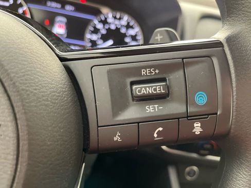 Used 2023 Nissan Rogue SV image 22