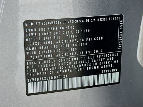 Used 2020 Volkswagen Tiguan SE image 32