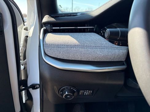 Certified 2024 Jeep Compass Latitude image 18