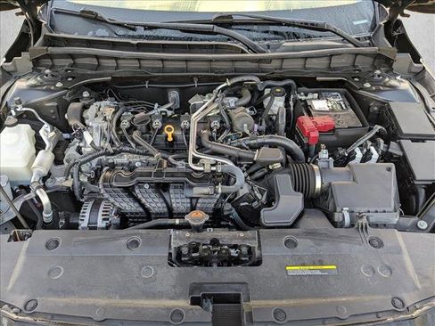 Used 2023 Nissan Altima 2.5 SR w/ SR Premium Package image 21