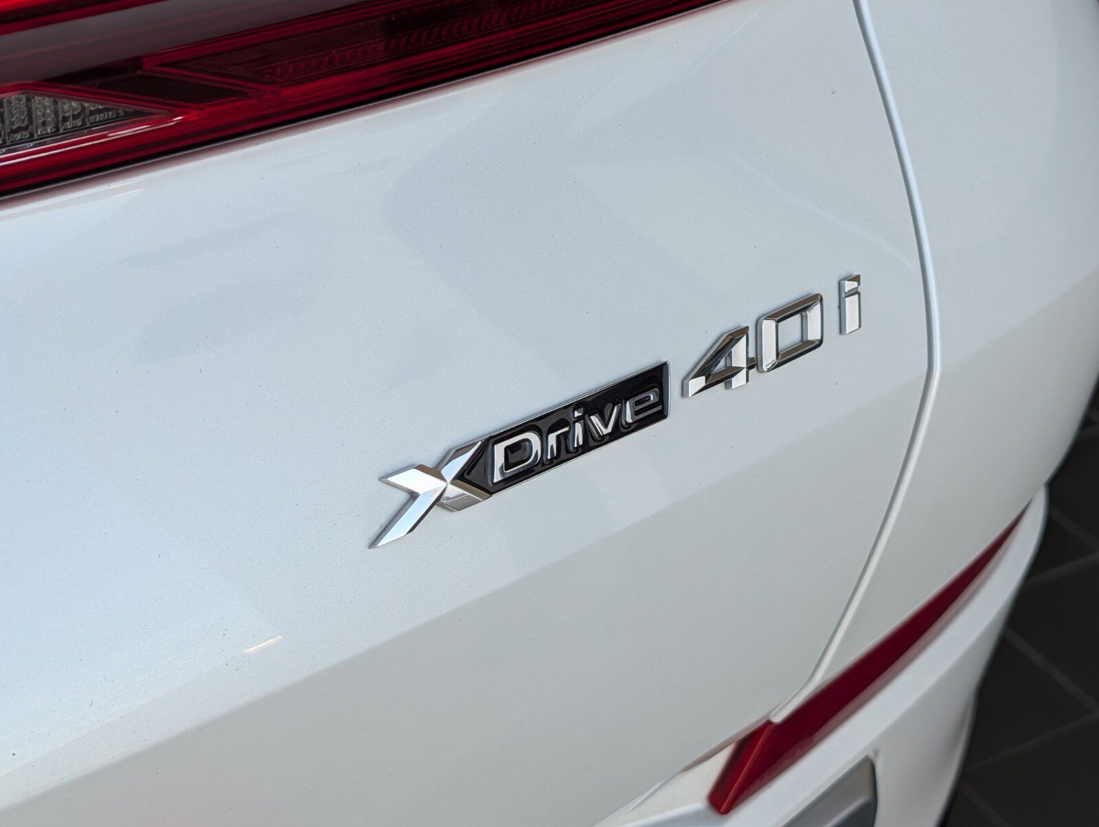 Used 2022 BMW X6 xDrive40i w/ Executive Package AWD/4WD image 5