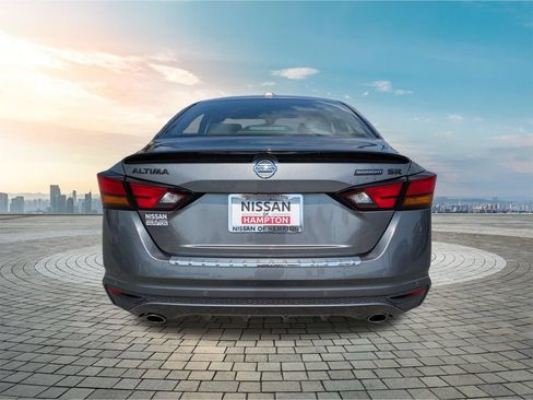 Certified 2022 Nissan Altima 2.5 SR w/ Midnight Edition Package FWD image 6