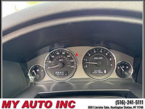 Used 2009 Jeep Commander Limited image 22