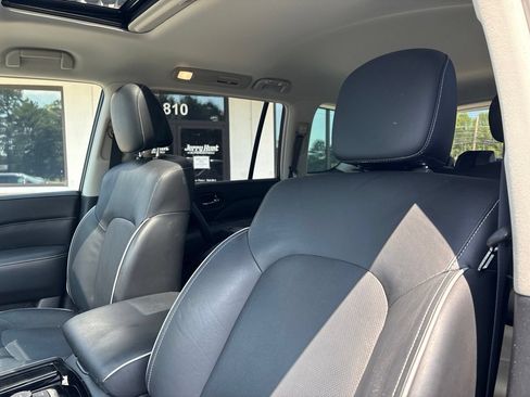 Used 2023 INFINITI QX80 Premium Select w/ Cargo Package AWD/4WD image 3