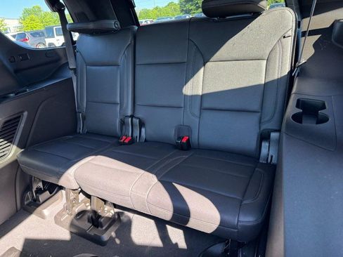 Used 2021 Chevrolet Tahoe Z71 w/ Luxury Package AWD/4WD image 13