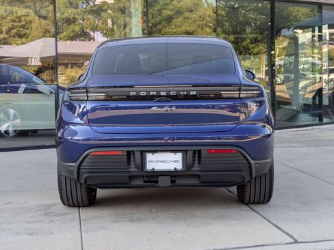 New 2025 Porsche Macan 4 Electric AWD/4WD image 10