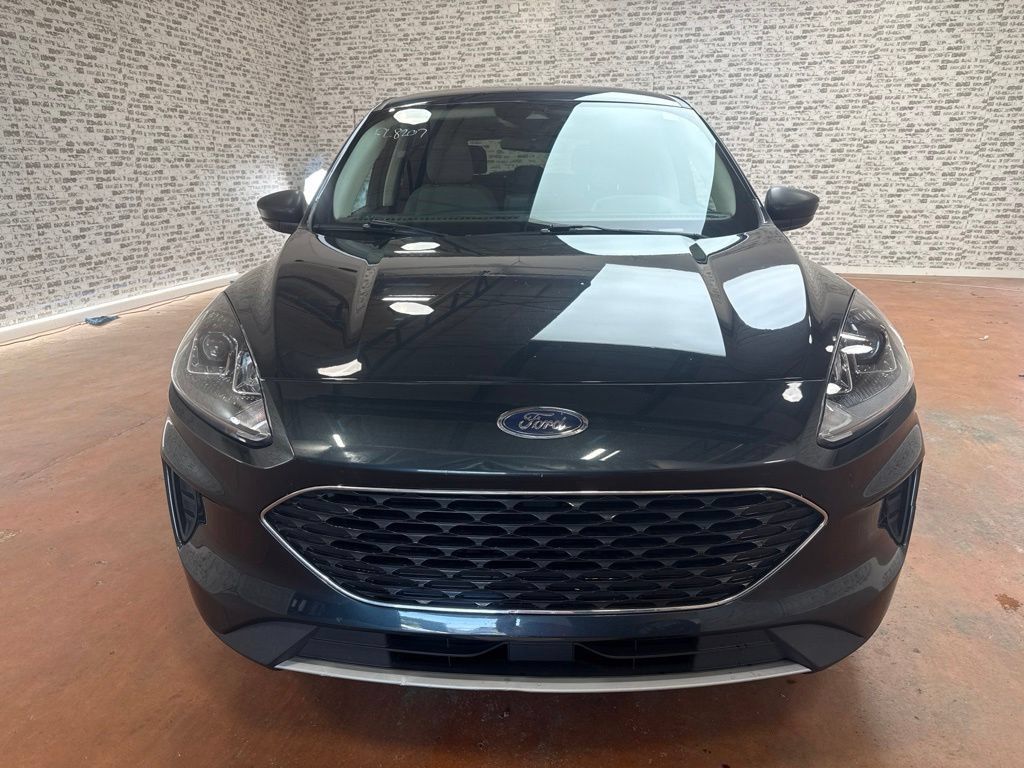 Used 2022 Ford Escape SE w/ Cold Weather Package AWD/4WD image 2