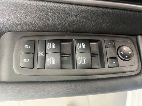 New 2025 Chrysler Pacifica Select w/ Fav Edition Package image 15