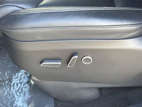 Used 2022 Tesla Model X Plaid image 27