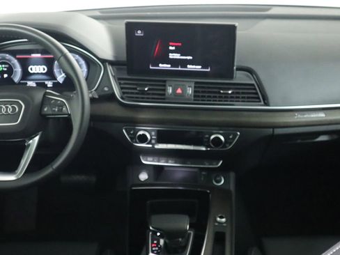 Certified 2025 Audi Q5 e Premium Plus w/ Premium Plus Package image 14