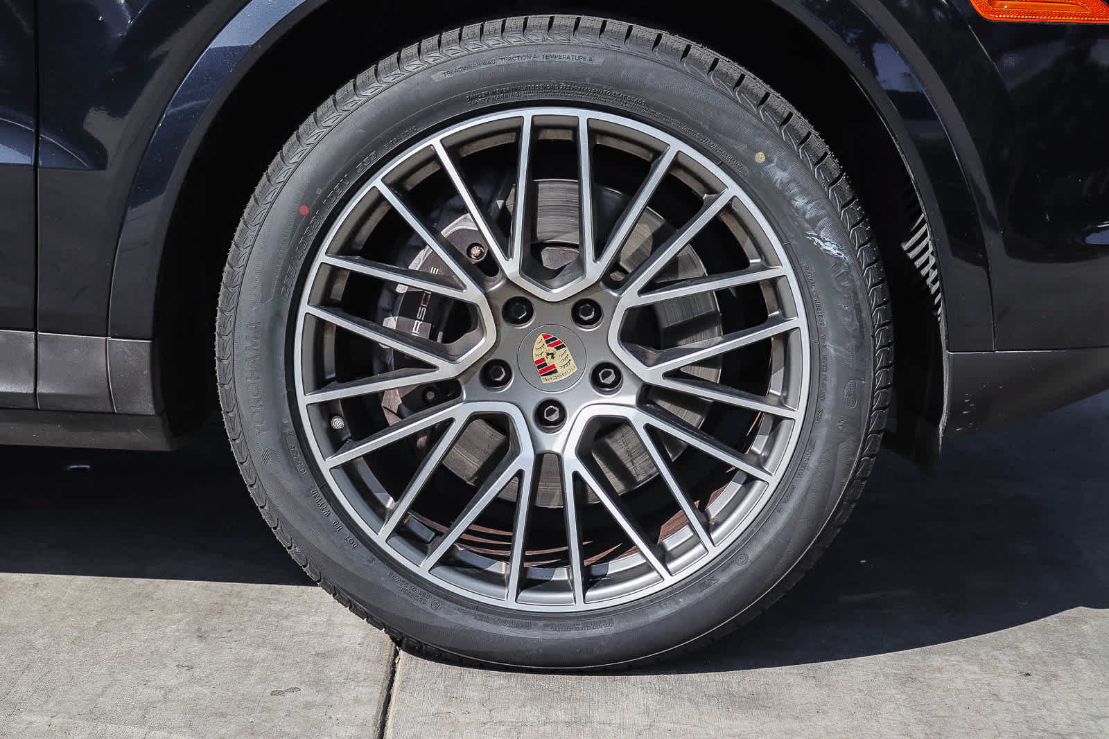 Used 2023 Porsche Cayenne Platinum Edition AWD/4WD image 9