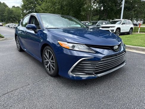 Used 2023 Toyota Camry XLE w/ Navigation Package FWD image 7