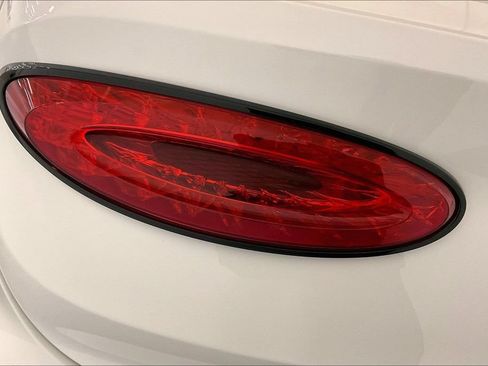Used 2022 Bentley Bentayga AWD/4WD image 31