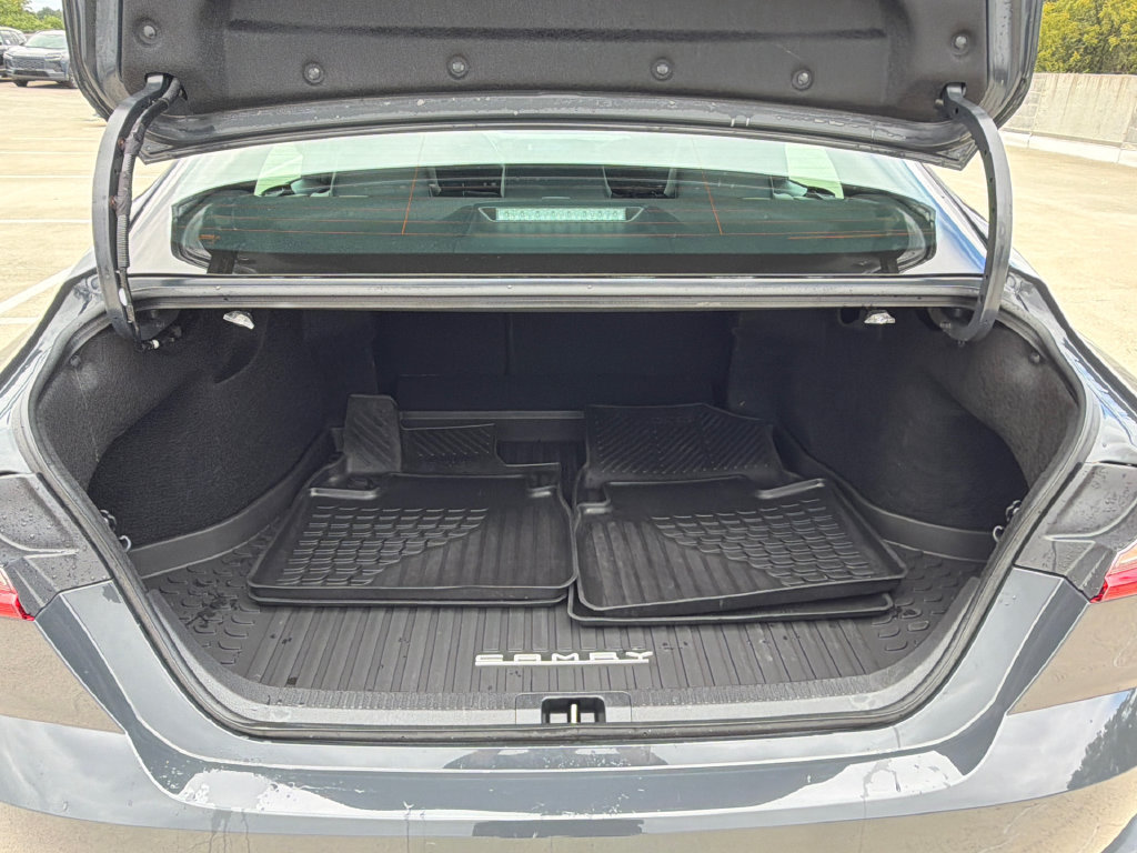 Used 2025 Toyota Camry SE w/ Convenience Package FWD image 6