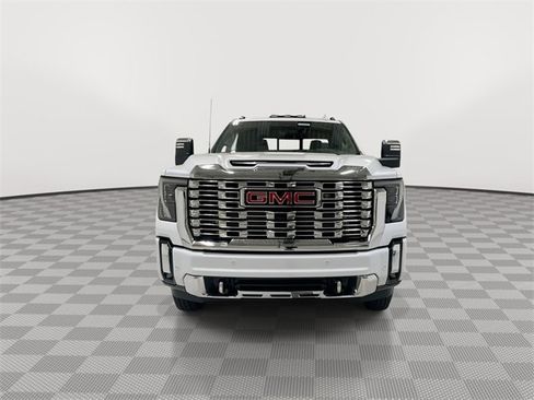 New 2026 GMC Sierra 3500 Denali w/ Denali Reserve Package image 3