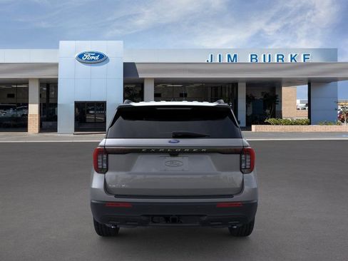 New 2026 Ford Explorer Active RWD image 5
