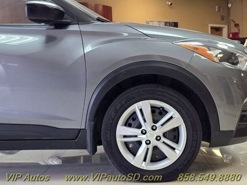 Used 2019 Nissan Kicks S FWD image 23