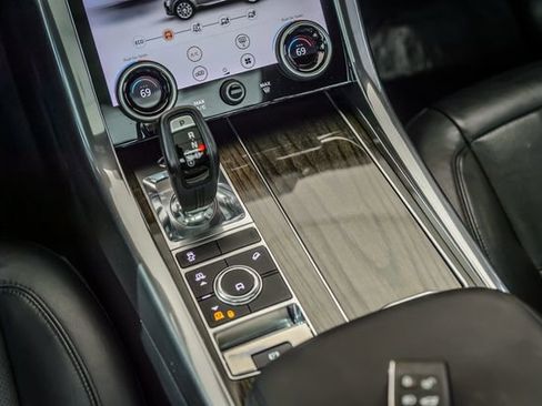 Used 2018 Land Rover Range Rover Sport HSE image 35