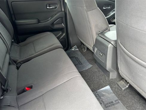 Used 2023 Nissan Frontier SV image 18