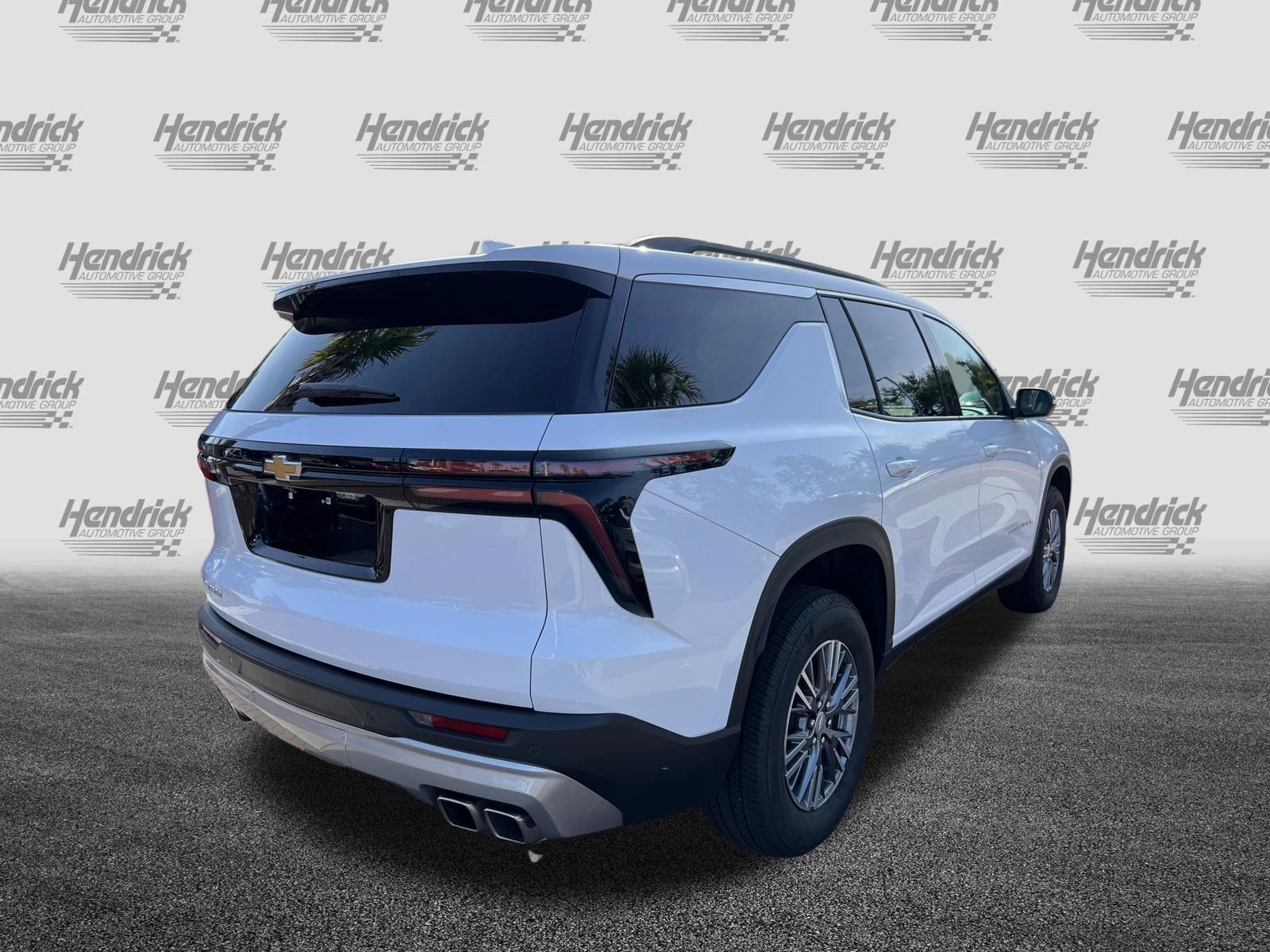 Used 2025 Chevrolet Traverse LT FWD image 10