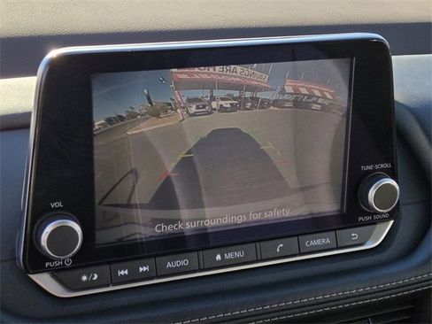 Used 2023 Nissan Rogue SV image 29