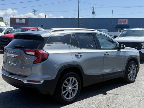 Used 2024 GMC Terrain SLT AWD/4WD image 11