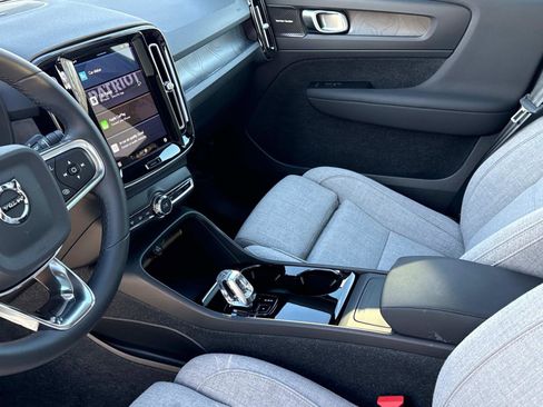 Certified 2024 Volvo C40 P8 Recharge Ultimate image 19