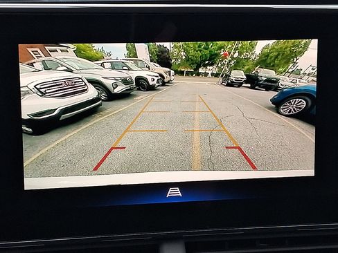 Used 2024 Chevrolet Trax LT w/ Driver Confidence Package FWD image 18