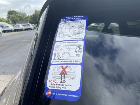 Certified 2025 Nissan Rogue SL w/ Tech Package image 17