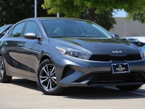 Used 2024 Kia Forte LXS w/ LXS Technology Package FWD image 2
