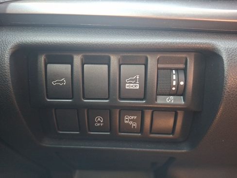 Used 2020 Subaru Forester Premium AWD/4WD image 26
