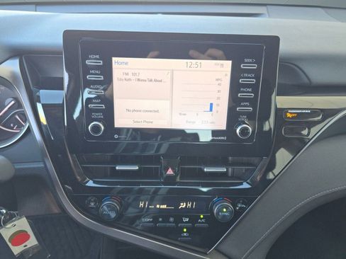 Used 2024 Toyota Camry LE image 25