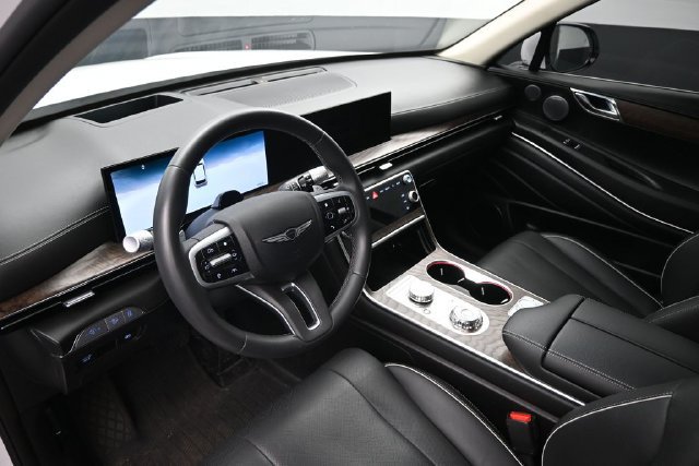 Used 2025 Genesis GV80 2.5T Prestige AWD/4WD image 16