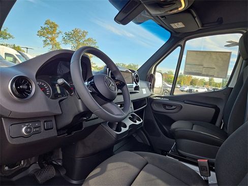 New 2026 Mercedes-Benz Sprinter 2500 image 24