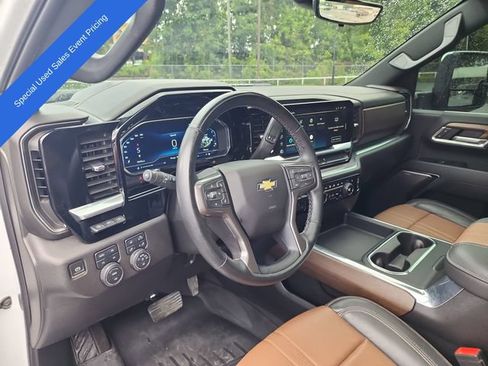 Used 2024 Chevrolet Silverado 3500 High Country w/ High Country Premium Package AWD/4WD image 10