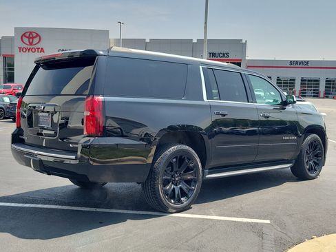 Used 2017 Chevrolet Suburban Premier AWD/4WD image 5