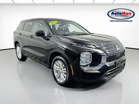 Used 2024 Mitsubishi Outlander ES image 1