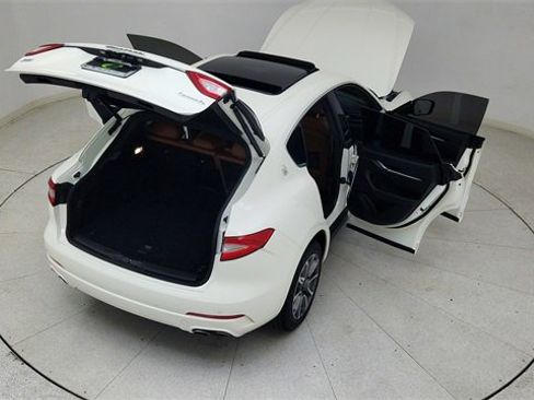 Used 2020 Maserati Levante S image 88