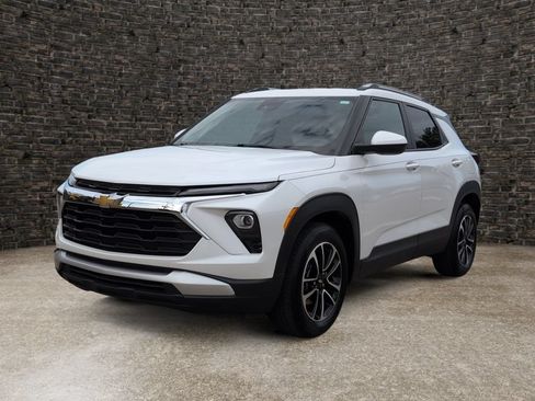 Used 2024 Chevrolet TrailBlazer LT w/ LT Cold Weather Package FWD image 6