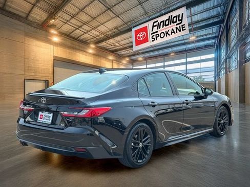 Used 2025 Toyota Camry SE FWD image 5