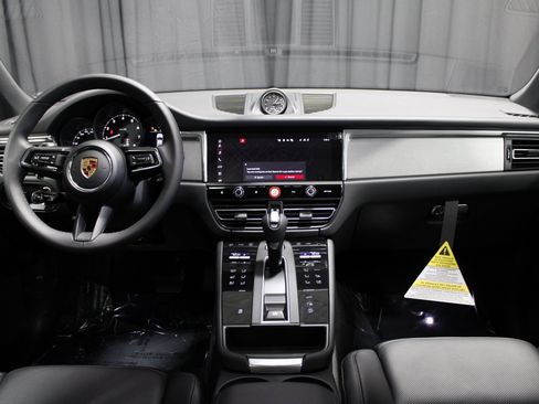 New 2026 Porsche Macan image 22