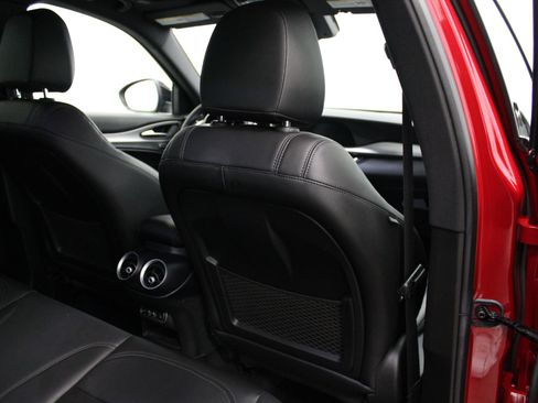 Used 2022 Alfa Romeo Stelvio Veloce AWD/4WD image 27