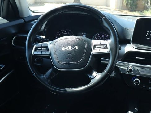 Used 2022 Kia Telluride LX FWD image 27