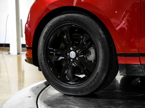 Used 2023 Land Rover Range Rover Velar R-Dynamic S image 59